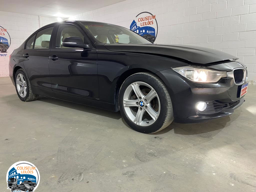 LOTE 018 - BMW Serie 3 320i 2.0 16V Twin Turbo 2014 
