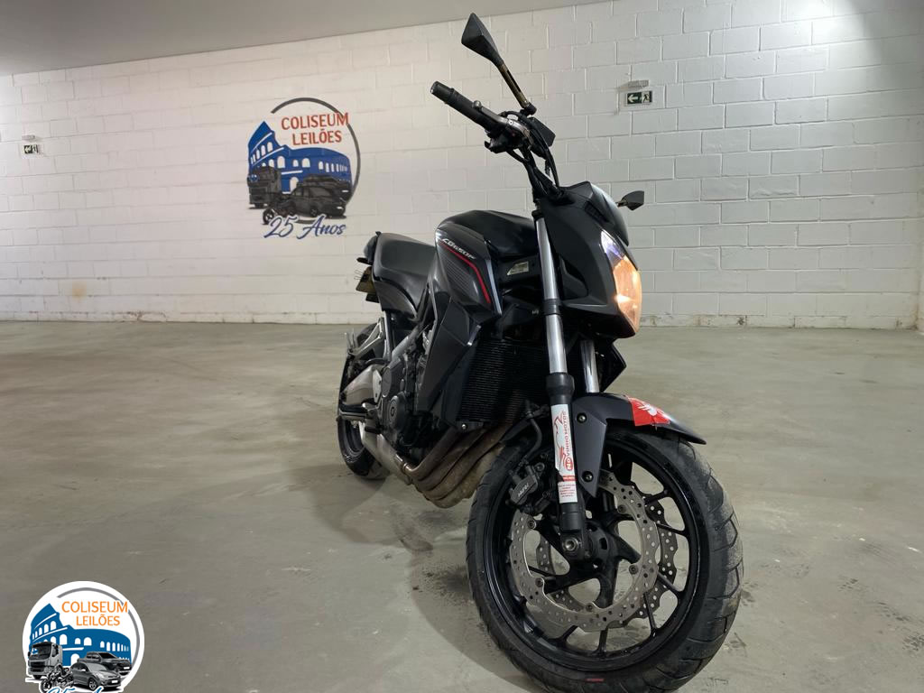 LOTE 005 - CB 650 F 2015