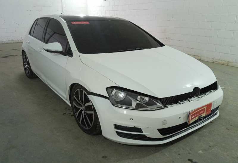 LOTE 030 - Golf Highline DSG 1.4 16V TSI Turbo 2015