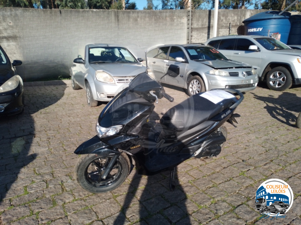 LOTE 004 - YAMAHA FLUO 125 GASOLINA 2023