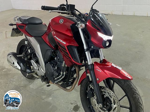 LOTE 007 - YAMAHA FZR 250 ABS 2021