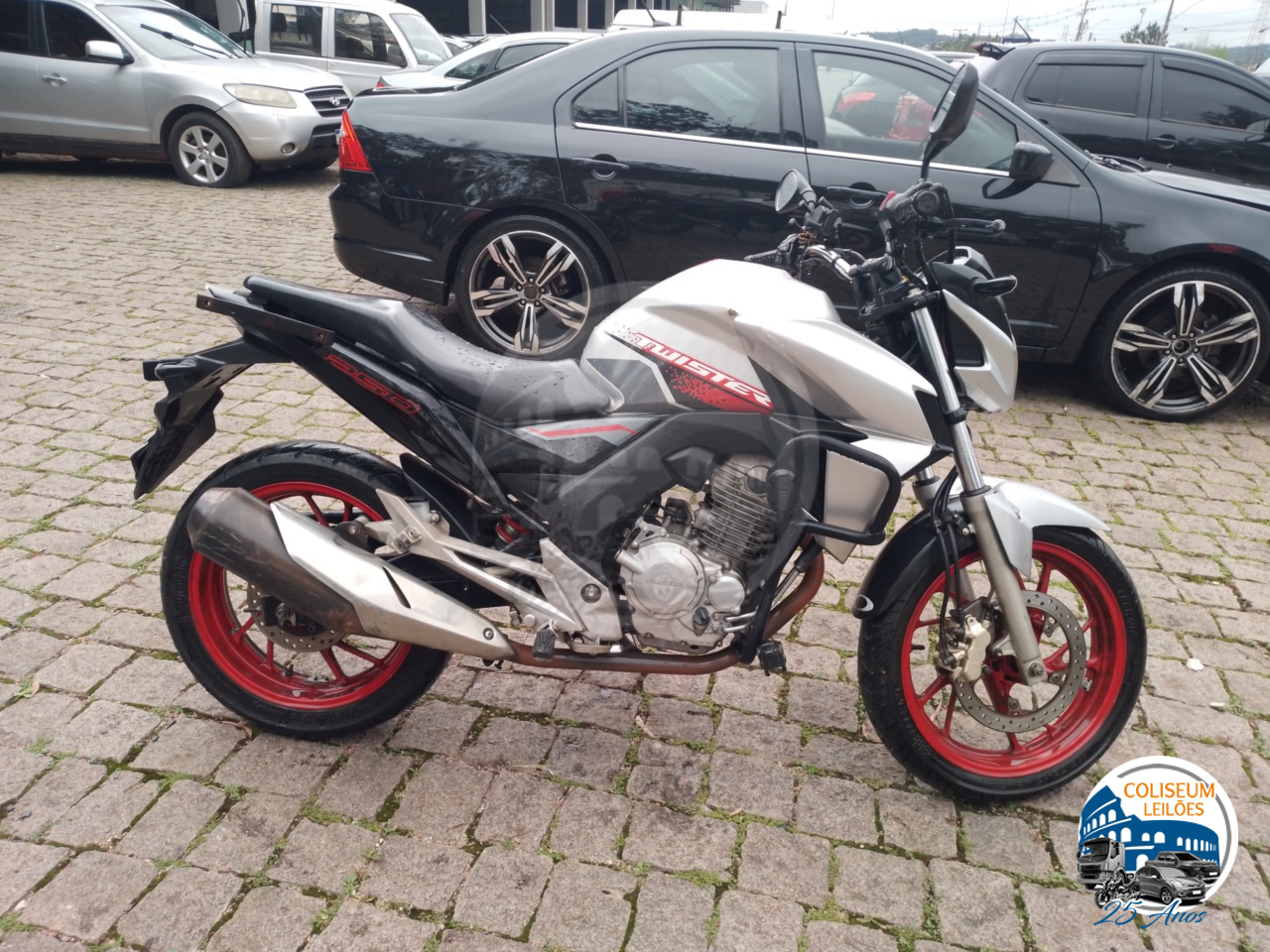 LOTE 004 - CB 250F TWISTER CBS FLEX 2021