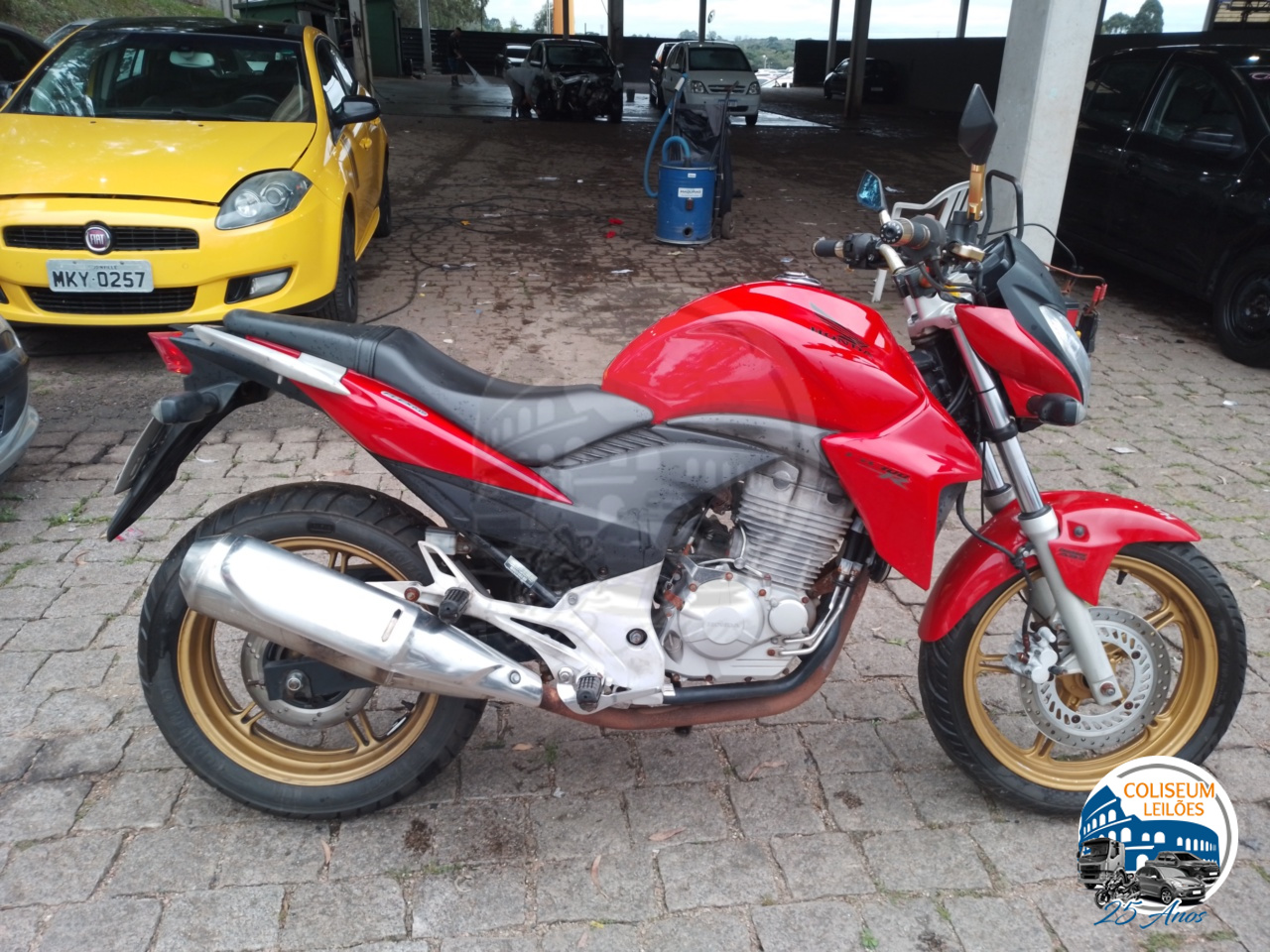 LOTE 006 - CB 300R FLEX 2015